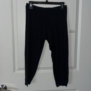 Ardene Capri cut lace leggings